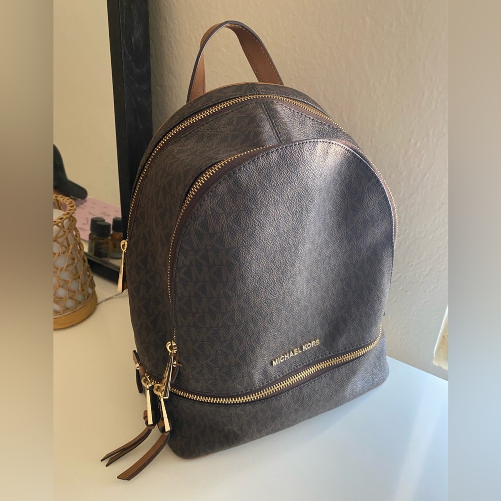 MICHAEL KORS RHEA ZIP - Picture 2 of 5